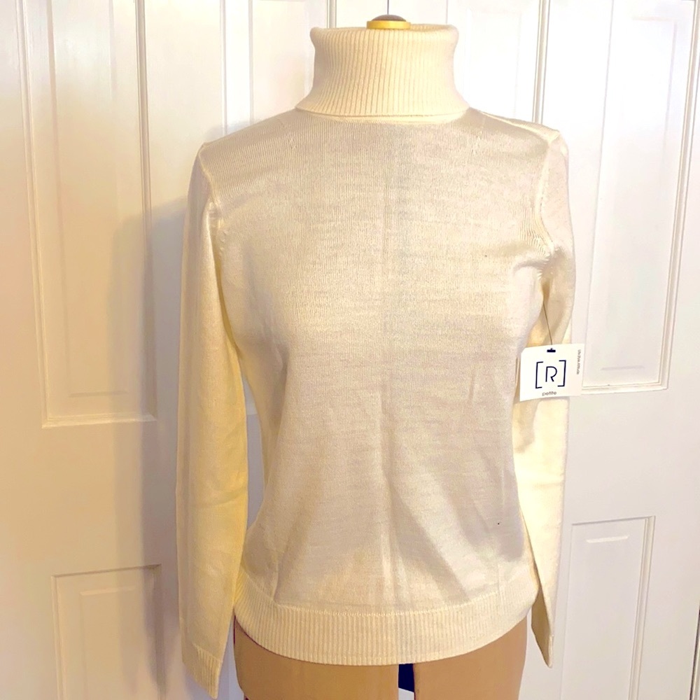 Womens Cream / White Sweater